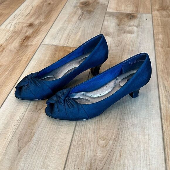 Abella EUC Black Fabric Peep Toe Dress Shoes Kitten Heel Size 8 - Picture 3 of 15